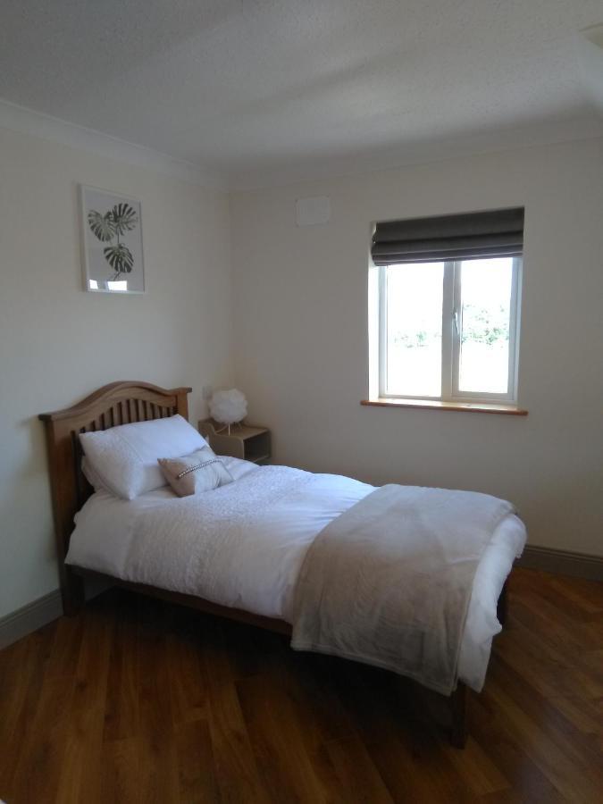 Burren Rock Farmhouse B&B Turlough  Buitenkant foto