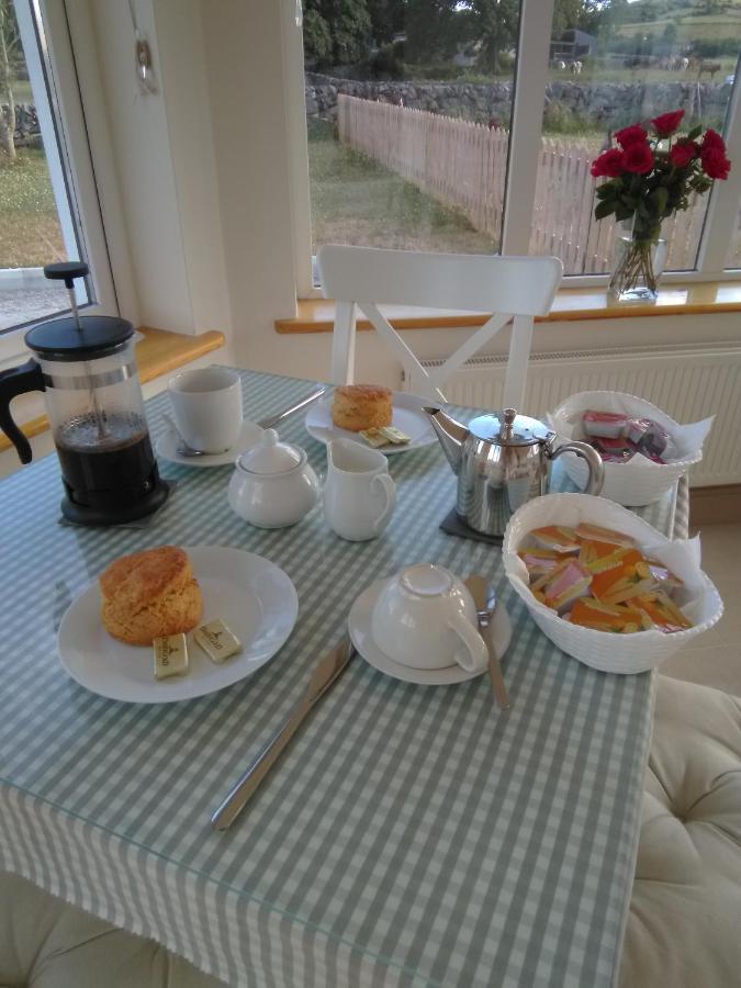 Burren Rock Farmhouse B&B Turlough  Buitenkant foto