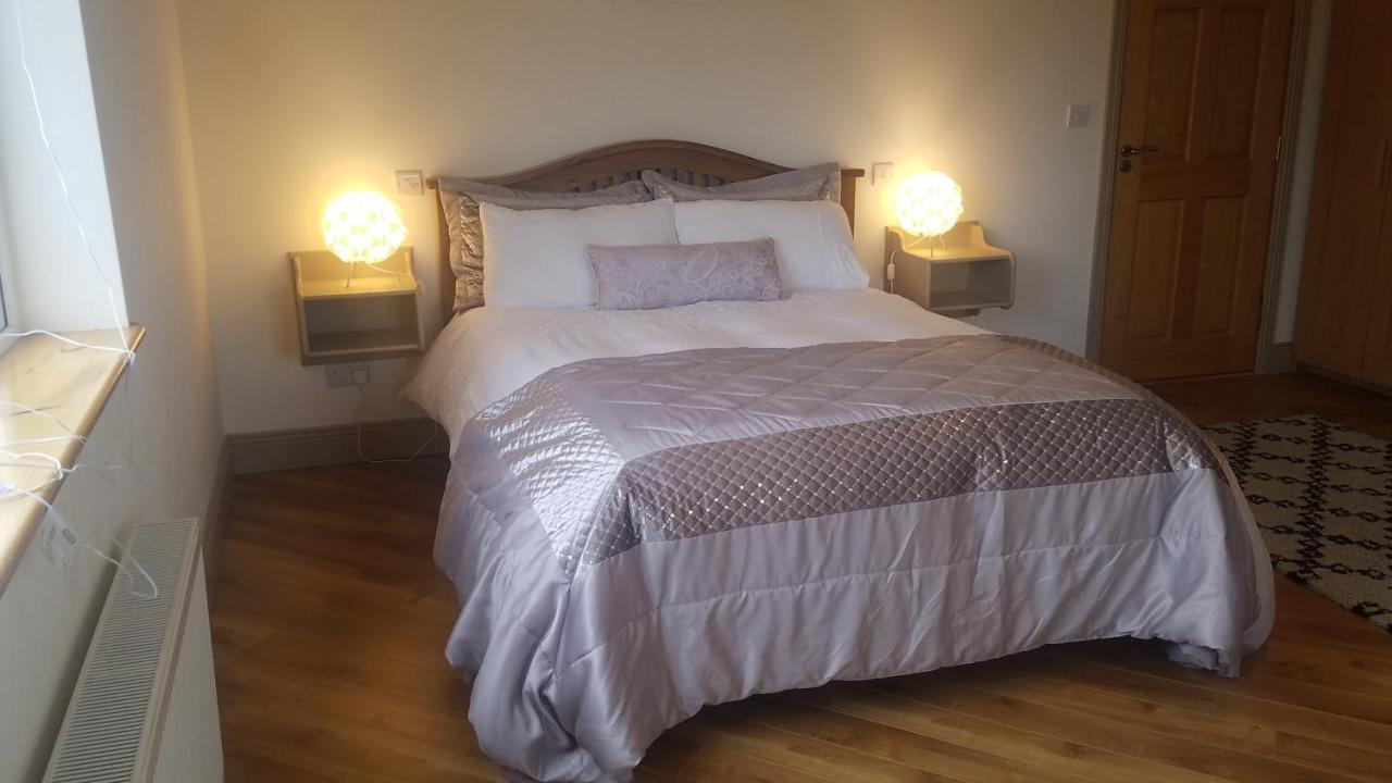 Burren Rock Farmhouse B&B Turlough  Buitenkant foto